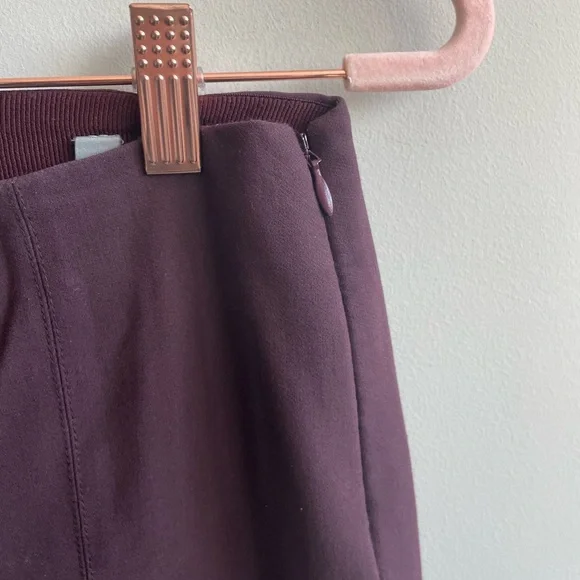 Vince Fitted Cropped Maroon Plum Pintuck Dress Pants Elastic Waist Side Zipper - Picture 5 of 9